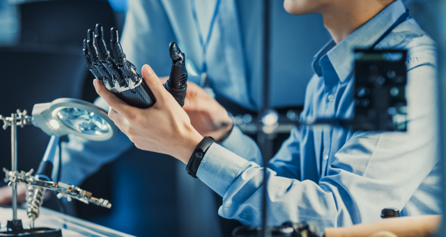 Phantom Limb Syndrome: Revolutionary Research Challenges Traditional Brain Plasticity Models and Transforms Clinical Practice 